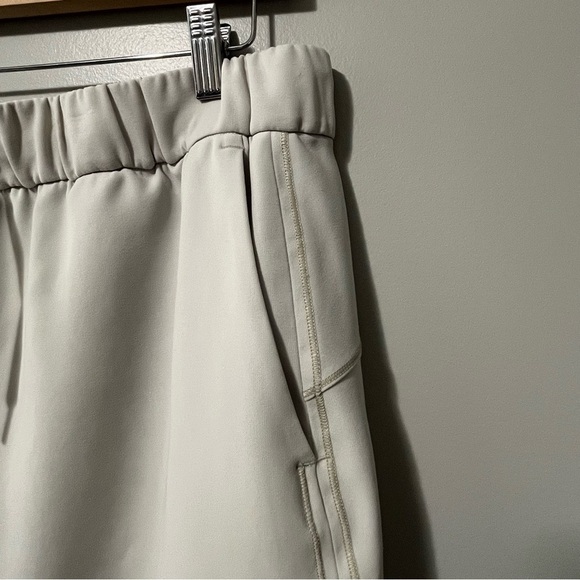 Lululemon On The Fly Skirt Woven Silverstone - Picture 8 of 13